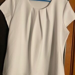 Women’s Liz Claiborne Size XL perfect white undershirt! Match with any color!